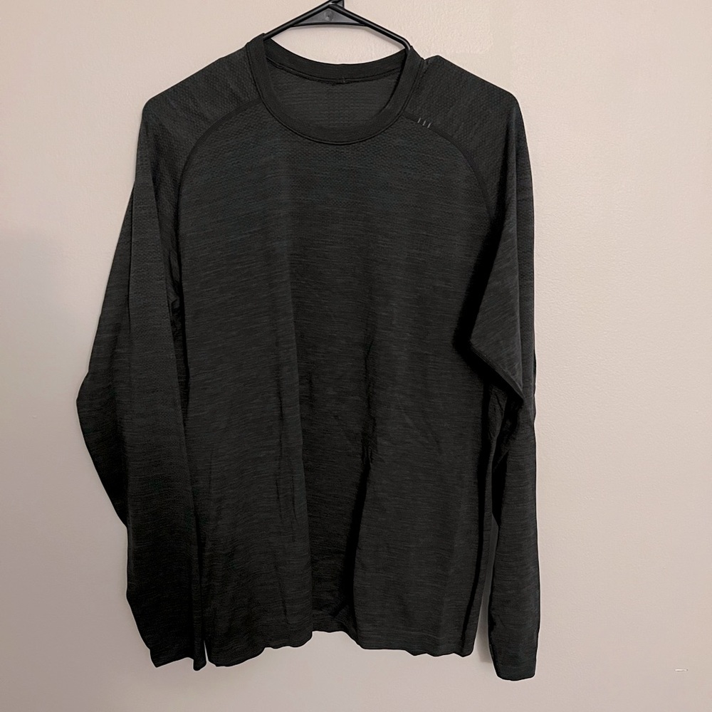Lululemon long sleeve shirt size large